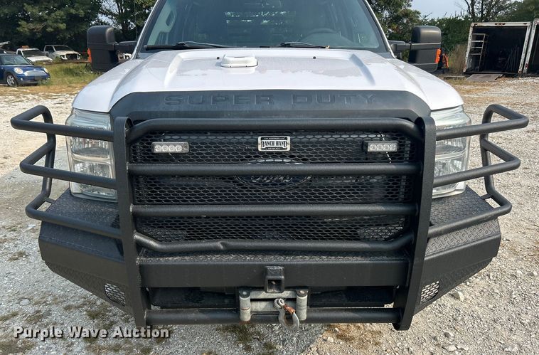 image for item ET3129 2016 Ford F350 Super Duty XL Crew Cab flatbed pickup truck