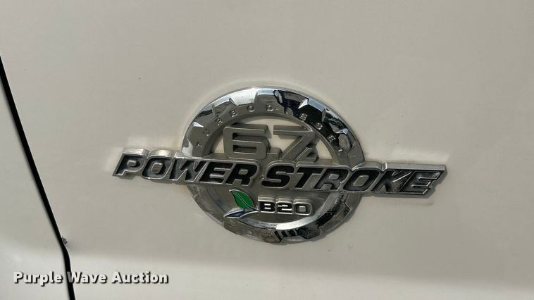 image for item ET3129 2016 Ford F350 Super Duty XL Crew Cab flatbed pickup truck