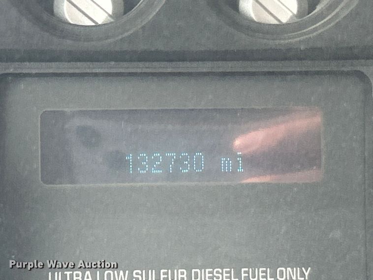 image for item ET3129 2016 Ford F350 Super Duty XL Crew Cab flatbed pickup truck