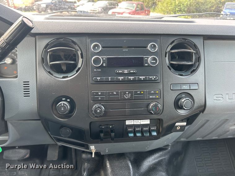 image for item ET3129 2016 Ford F350 Super Duty XL Crew Cab flatbed pickup truck