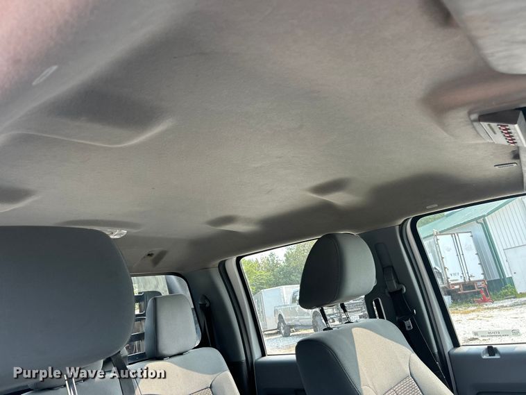 image for item ET3129 2016 Ford F350 Super Duty XL Crew Cab flatbed pickup truck