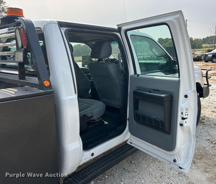 image for item ET3129 2016 Ford F350 Super Duty XL Crew Cab flatbed pickup truck