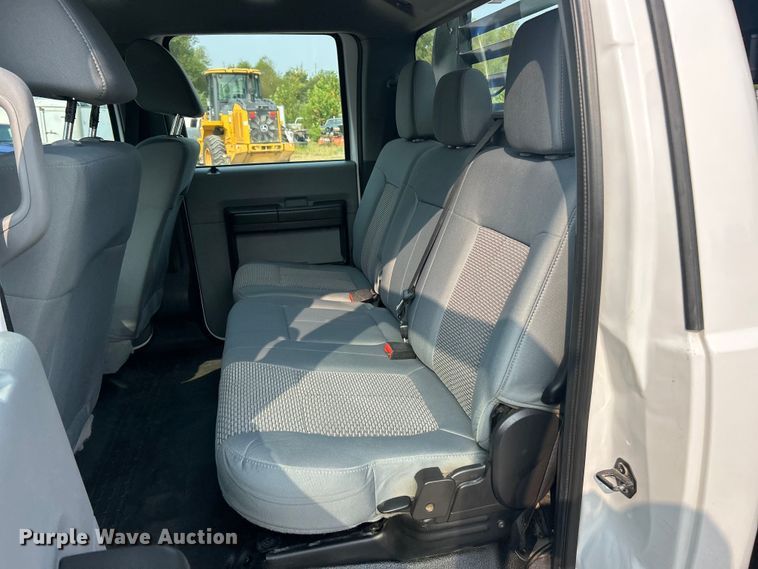 image for item ET3129 2016 Ford F350 Super Duty XL Crew Cab flatbed pickup truck