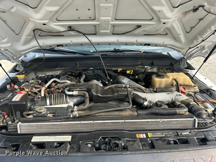 image for item ET3129 2016 Ford F350 Super Duty XL Crew Cab flatbed pickup truck