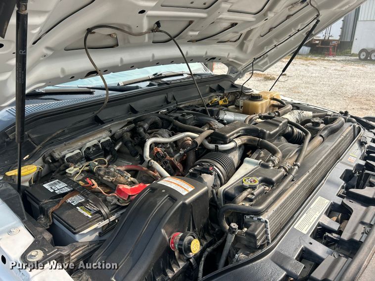 image for item ET3129 2016 Ford F350 Super Duty XL Crew Cab flatbed pickup truck