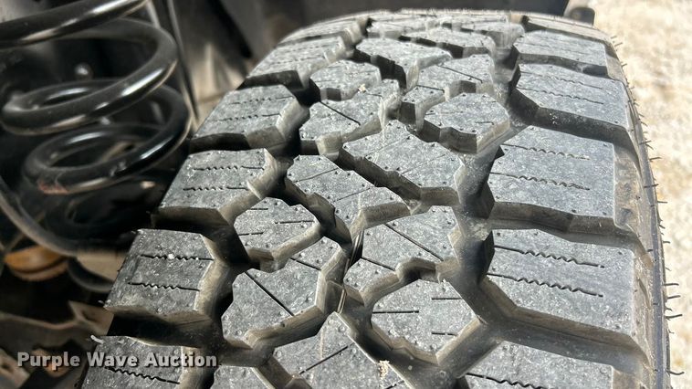 image for item ET3129 2016 Ford F350 Super Duty XL Crew Cab flatbed pickup truck