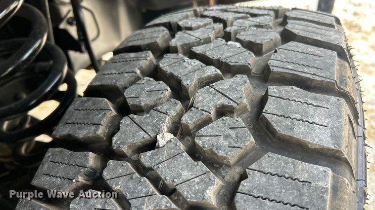 image for item ET3129 2016 Ford F350 Super Duty XL Crew Cab flatbed pickup truck