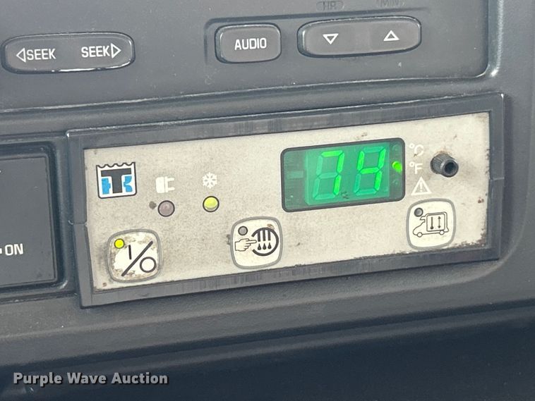 image for item ET3131 2005 Chevrolet Express 3500 refrigerated van