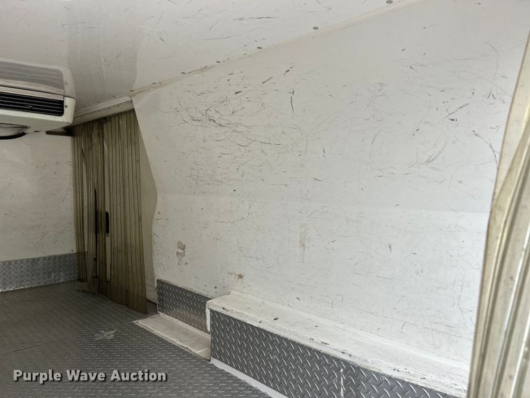 image for item ET3131 2005 Chevrolet Express 3500 refrigerated van