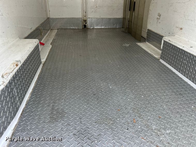 image for item ET3131 2005 Chevrolet Express 3500 refrigerated van