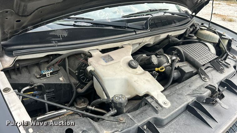 image for item ET3131 2005 Chevrolet Express 3500 refrigerated van