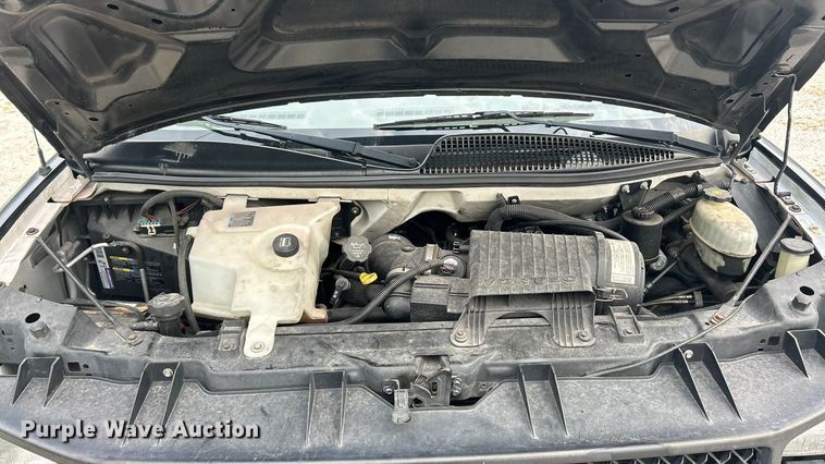 image for item ET3131 2005 Chevrolet Express 3500 refrigerated van