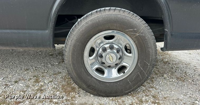 image for item ET3131 2005 Chevrolet Express 3500 refrigerated van