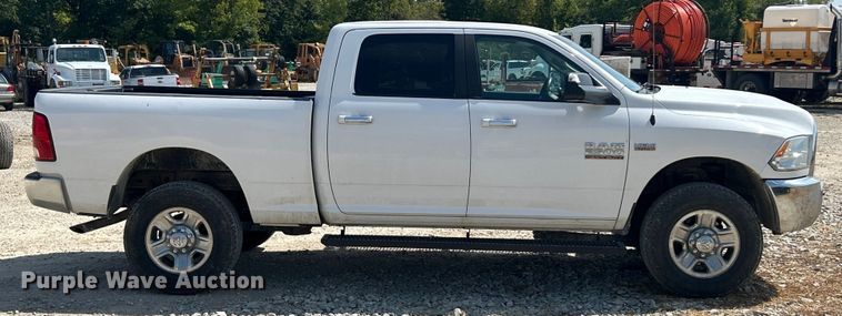 image for item ET3146 2014 RAM 2500 Crew Cab pickup truck