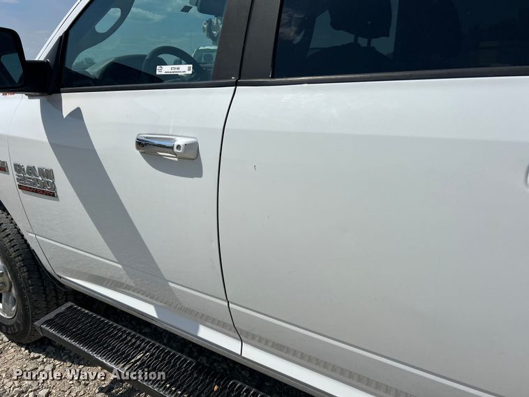 image for item ET3146 2014 RAM 2500 Crew Cab pickup truck