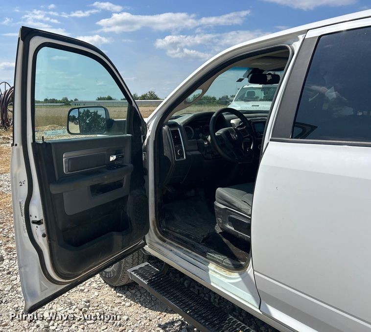 image for item ET3146 2014 RAM 2500 Crew Cab pickup truck