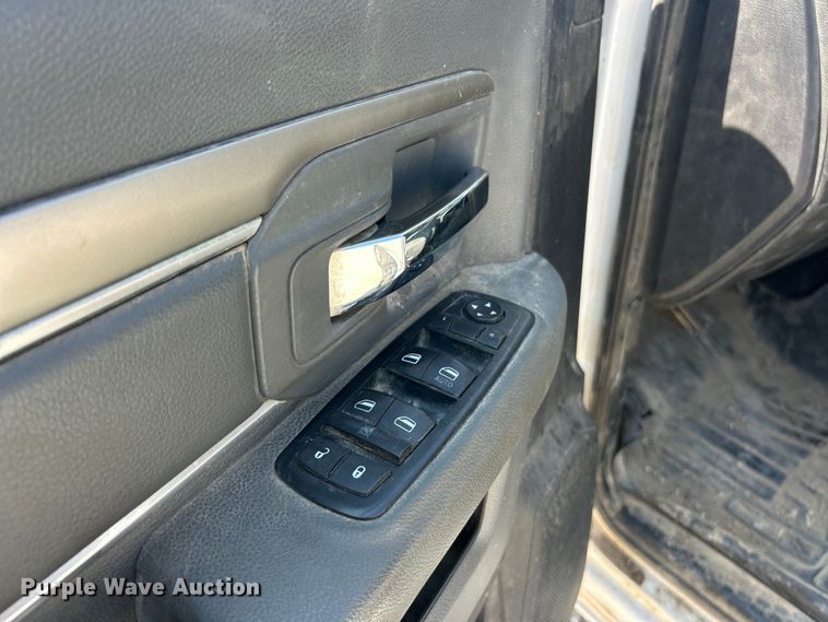 image for item ET3146 2014 RAM 2500 Crew Cab pickup truck
