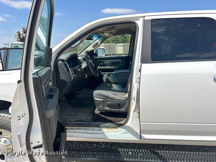 image for item ET3146 2014 RAM 2500 Crew Cab pickup truck