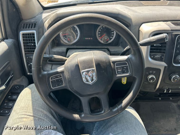 image for item ET3146 2014 RAM 2500 Crew Cab pickup truck