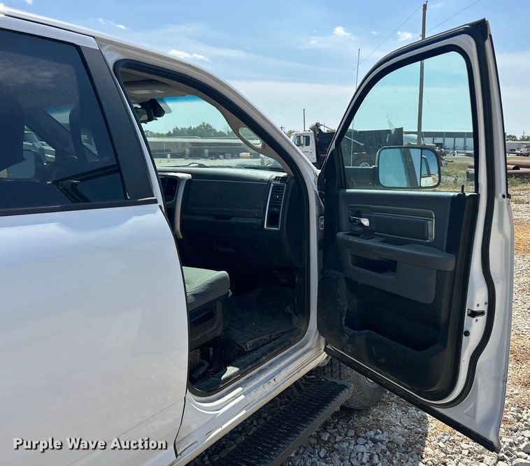 image for item ET3146 2014 RAM 2500 Crew Cab pickup truck