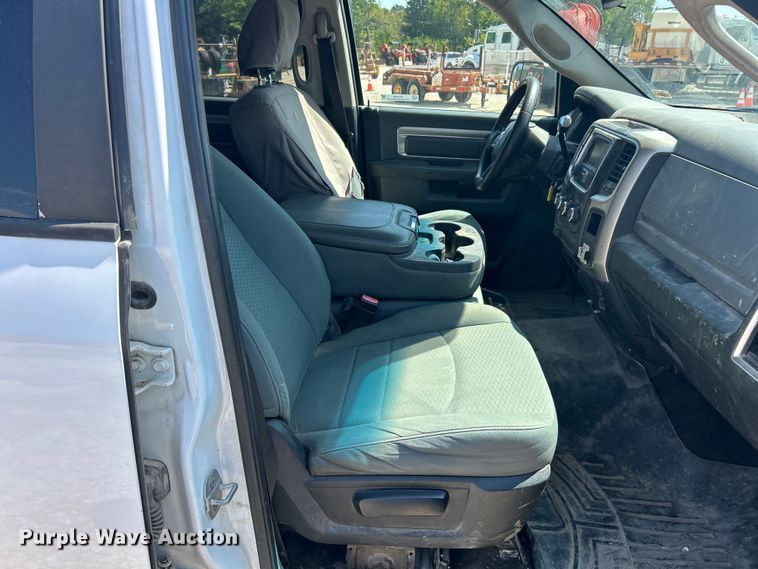 image for item ET3146 2014 RAM 2500 Crew Cab pickup truck