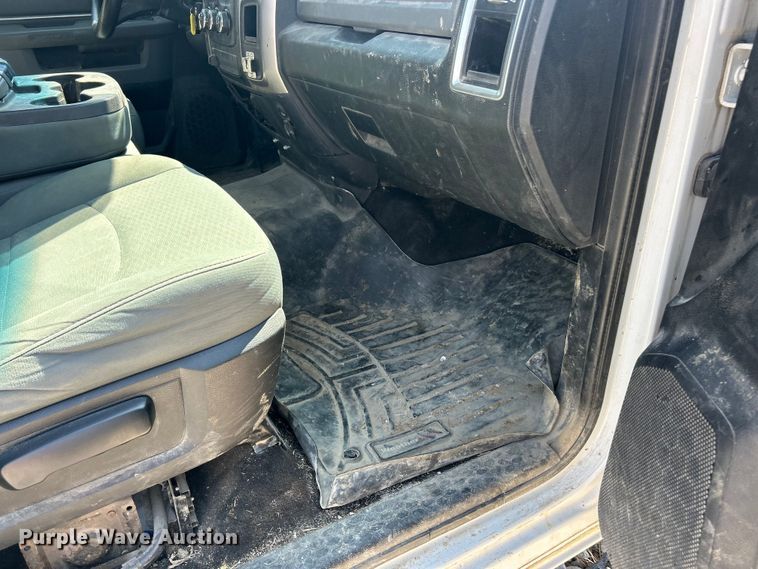 image for item ET3146 2014 RAM 2500 Crew Cab pickup truck