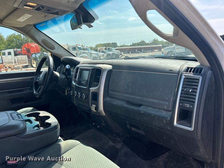 image for item ET3146 2014 RAM 2500 Crew Cab pickup truck