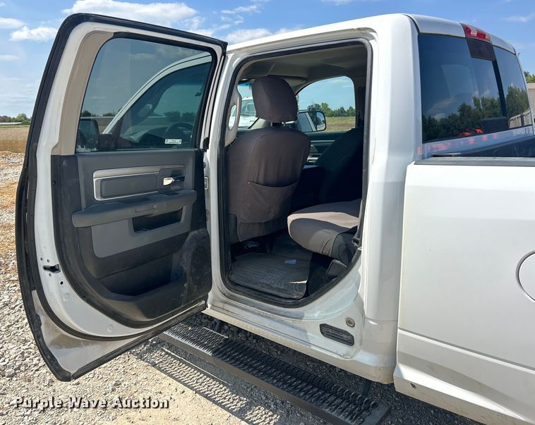 image for item ET3146 2014 RAM 2500 Crew Cab pickup truck