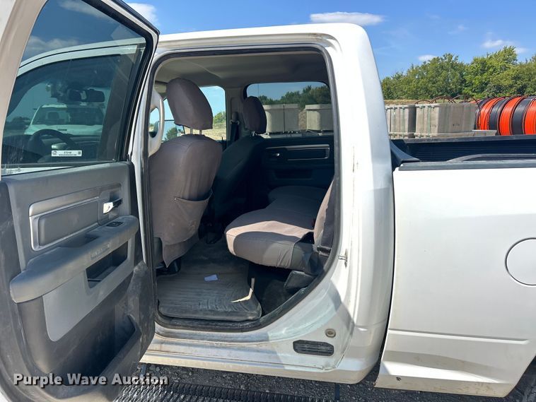 image for item ET3146 2014 RAM 2500 Crew Cab pickup truck