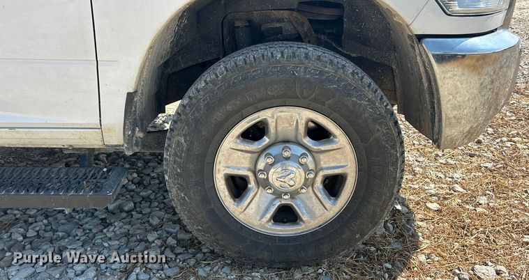 image for item ET3146 2014 RAM 2500 Crew Cab pickup truck