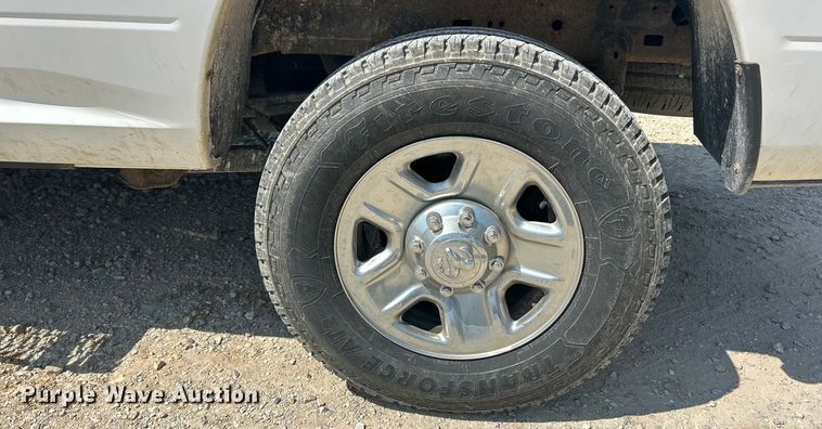 image for item ET3146 2014 RAM 2500 Crew Cab pickup truck