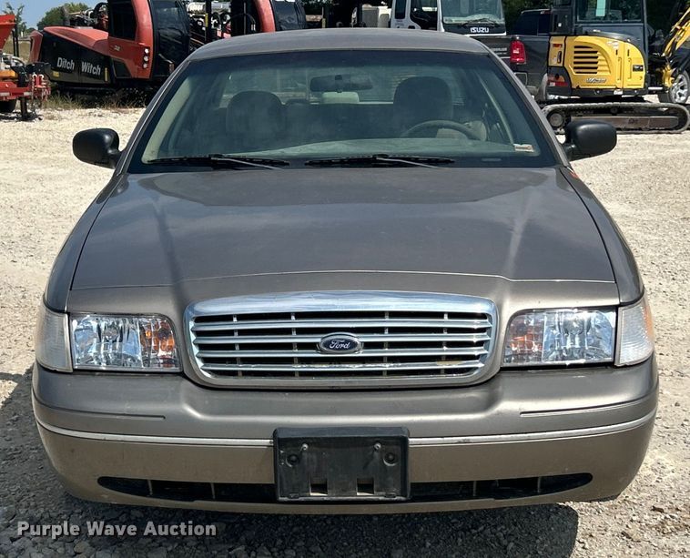 image for item ET3155 2003 Ford Crown Victoria Police Interceptor 
