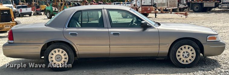 image for item ET3155 2003 Ford Crown Victoria Police Interceptor 