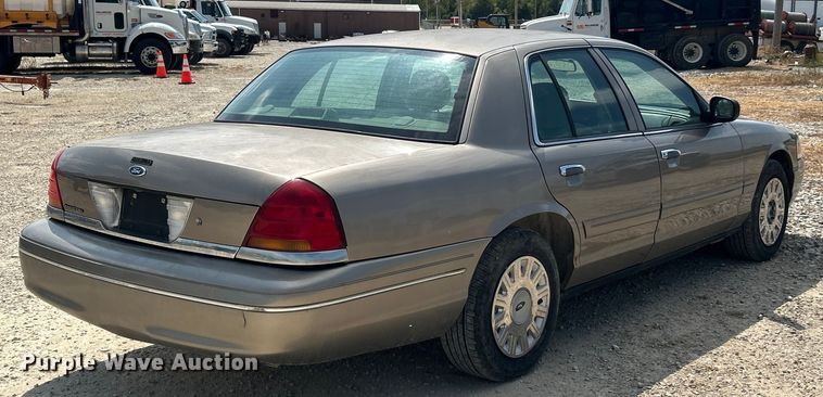 image for item ET3155 2003 Ford Crown Victoria Police Interceptor 