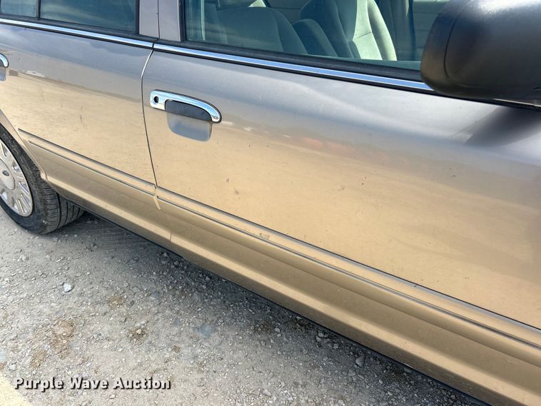 image for item ET3155 2003 Ford Crown Victoria Police Interceptor 