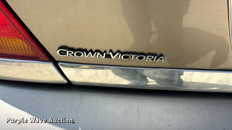 image for item ET3155 2003 Ford Crown Victoria Police Interceptor 