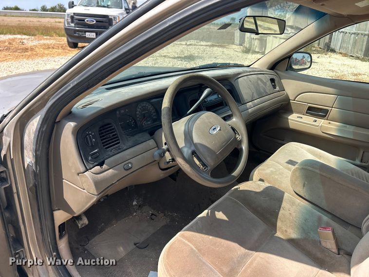 image for item ET3155 2003 Ford Crown Victoria Police Interceptor 