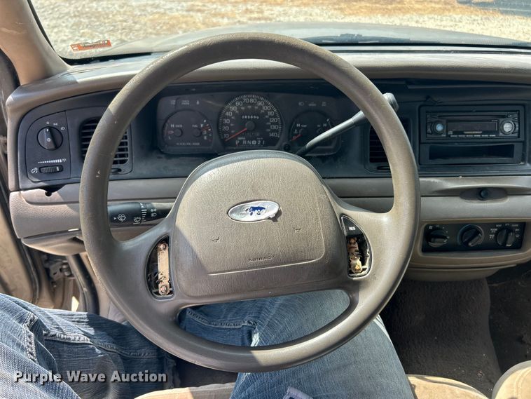 image for item ET3155 2003 Ford Crown Victoria Police Interceptor 