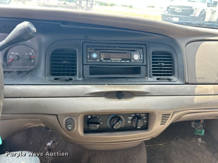 image for item ET3155 2003 Ford Crown Victoria Police Interceptor 