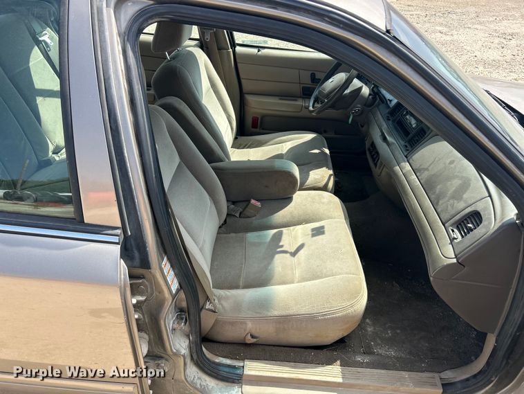 image for item ET3155 2003 Ford Crown Victoria Police Interceptor 