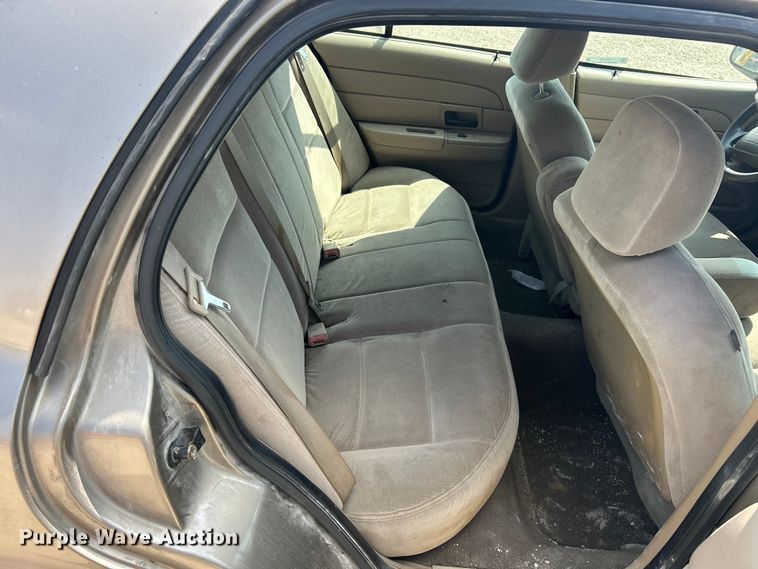 image for item ET3155 2003 Ford Crown Victoria Police Interceptor 