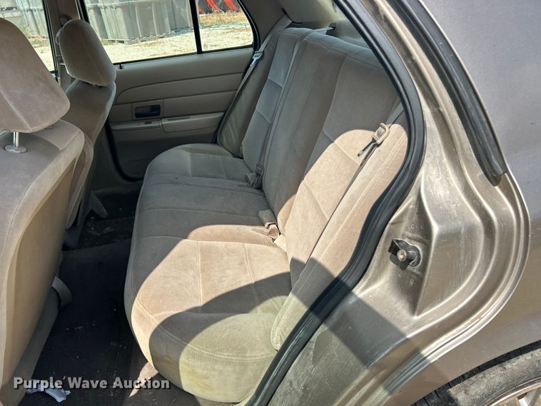 image for item ET3155 2003 Ford Crown Victoria Police Interceptor 