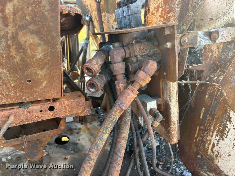 image for item ET3170 Ford 455D landscape tractor