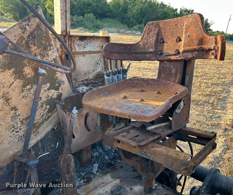 image for item ET3170 Ford 455D landscape tractor