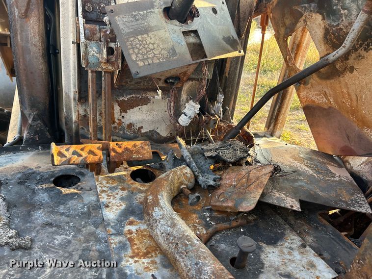 image for item ET3170 Ford 455D landscape tractor