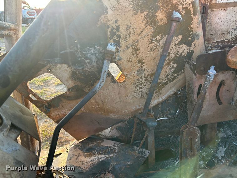 image for item ET3170 Ford 455D landscape tractor