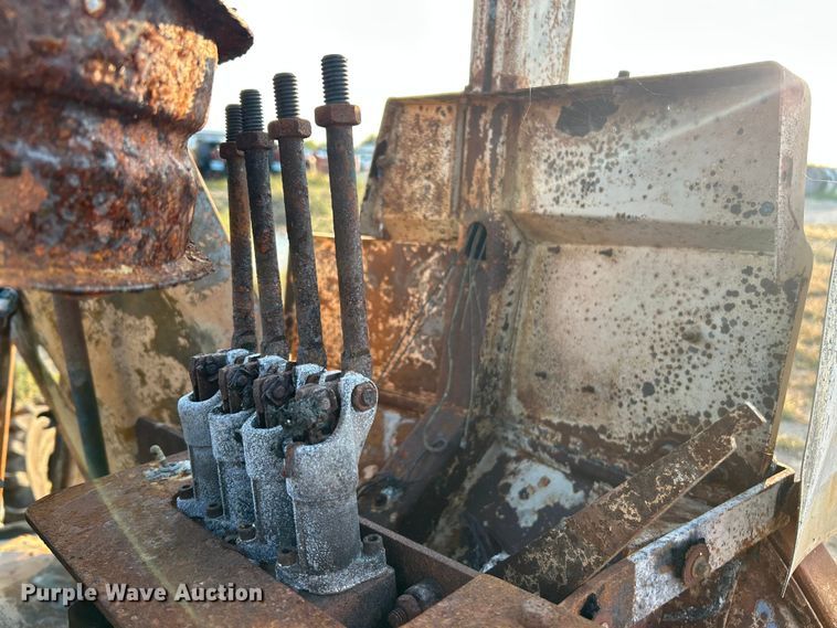 image for item ET3170 Ford 455D landscape tractor