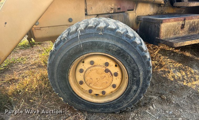 image for item ET3170 Ford 455D landscape tractor