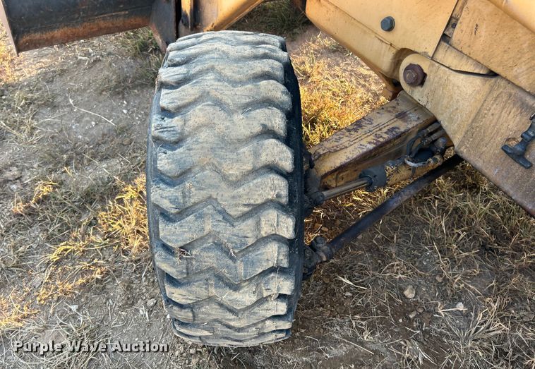 image for item ET3170 Ford 455D landscape tractor