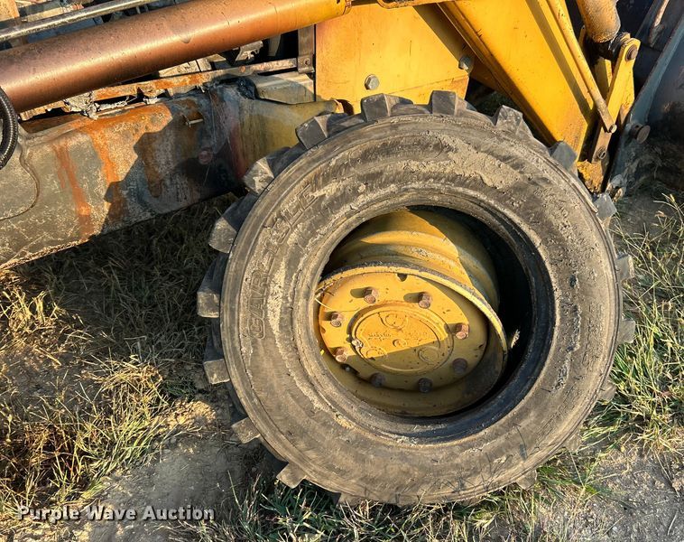 image for item ET3170 Ford 455D landscape tractor